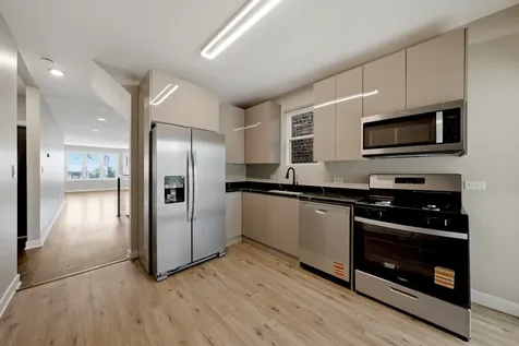 6828 South Champlain Avenue Chicago IL 60637