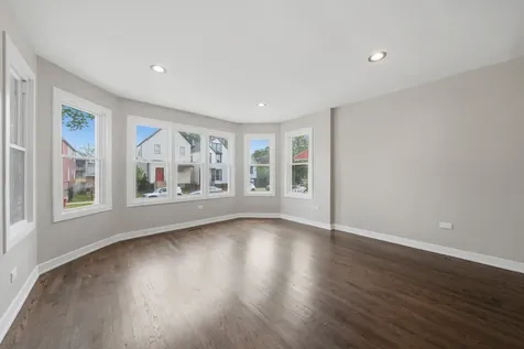 6828 South Champlain Avenue Chicago IL 60637