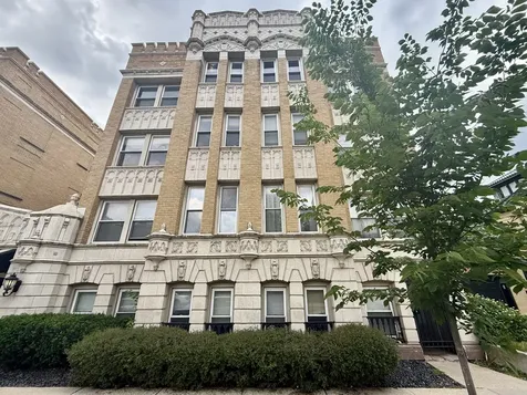 4240 North Clarendon Avenue Chicago IL 60613
