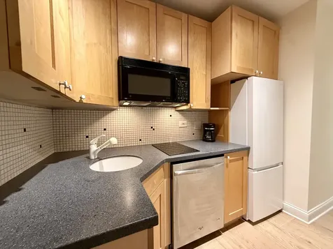 4240 North Clarendon Avenue Chicago IL 60613