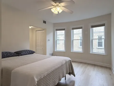 4240 North Clarendon Avenue Chicago IL 60613