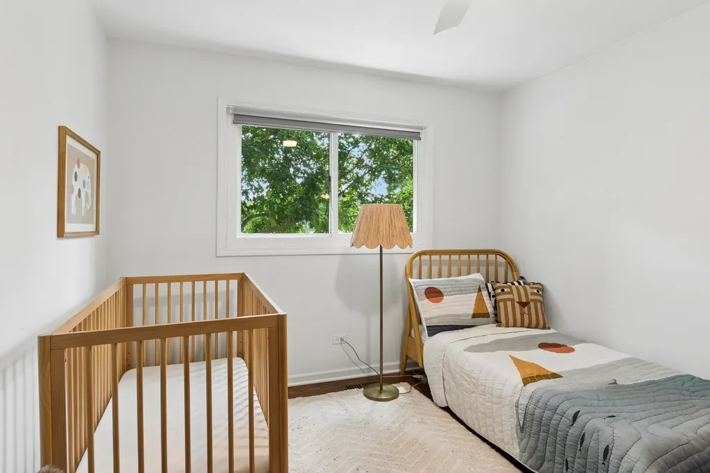 615 Chester Court E Aurora IL 60504