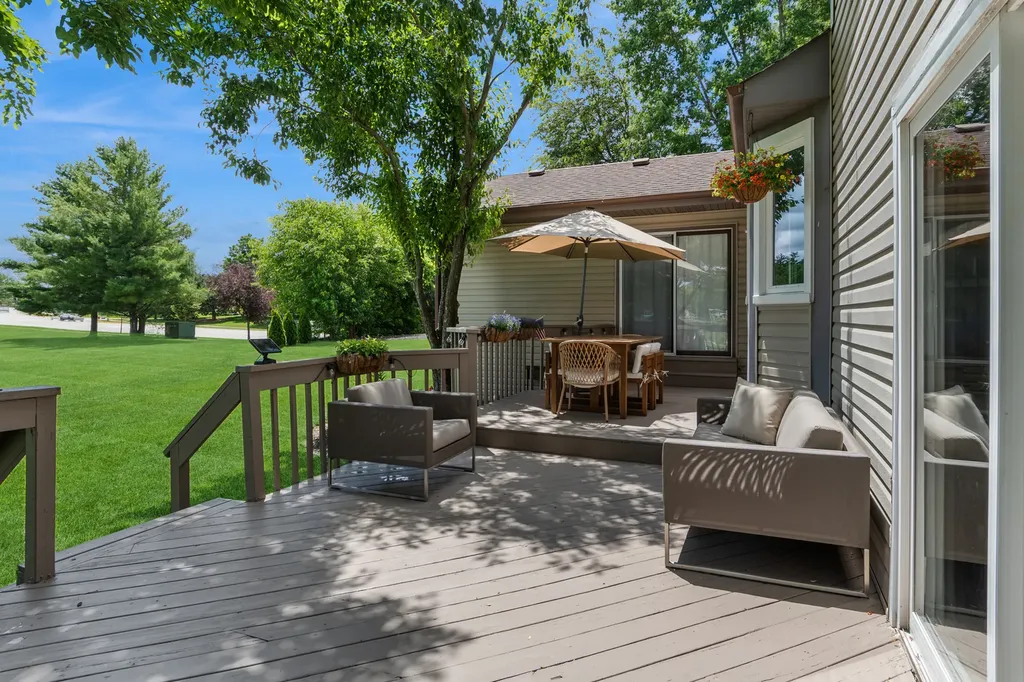 615 Chester Court E Aurora IL 60504