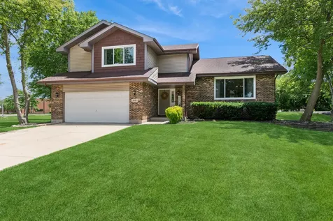 615 Chester Court E Aurora IL 60504