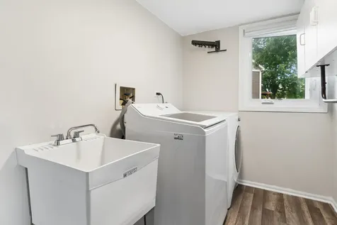 615 Chester Court E Aurora IL 60504