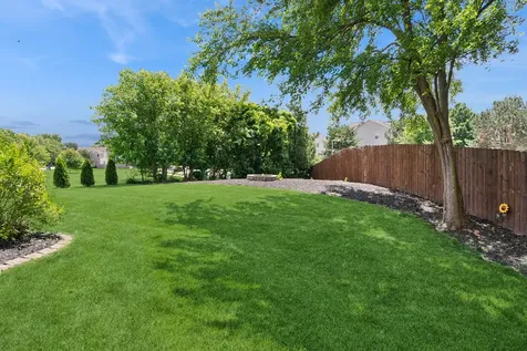 615 Chester Court E Aurora IL 60504