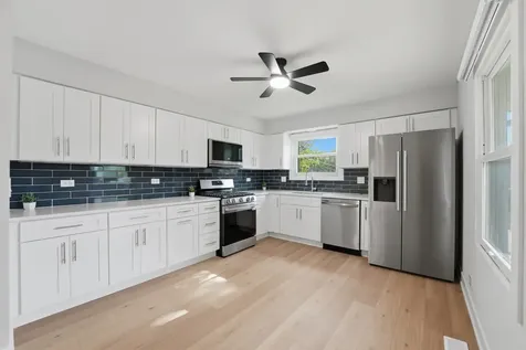136 Edgewater Drive Crystal Lake IL 60014
