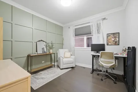 2341 West Roscoe Street Chicago IL 60618