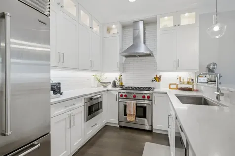 2341 West Roscoe Street Chicago IL 60618