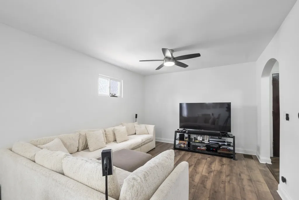 10904 South Kedzie Avenue Chicago IL 60655