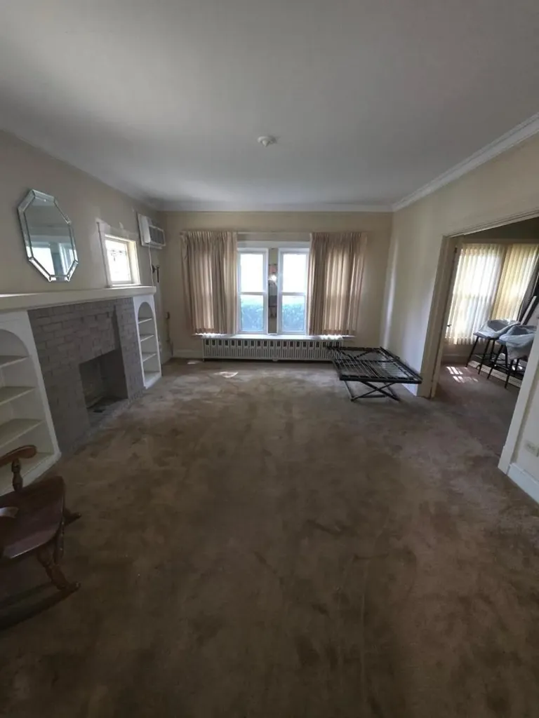 4201 West Ainslie Street Chicago IL 60630