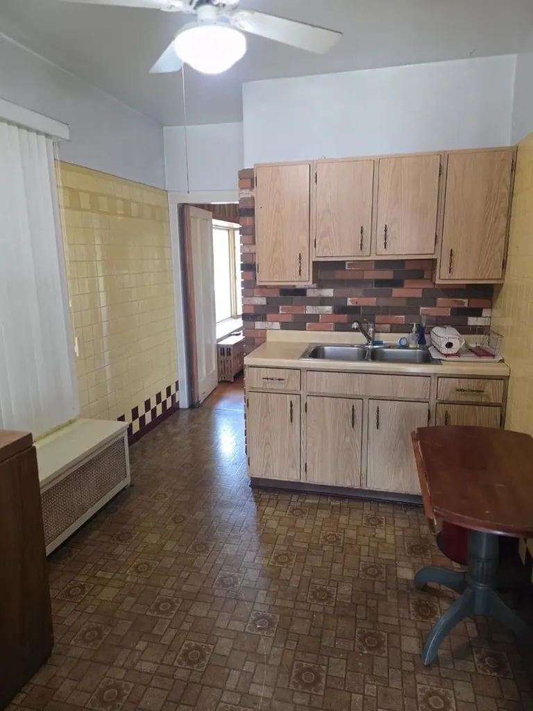 4201 West Ainslie Street Chicago IL 60630