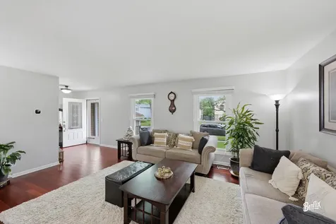 750 Dunhill Drive Buffalo Grove IL 60089