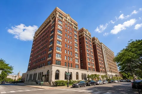 5300 South Shore Drive Chicago IL 60615