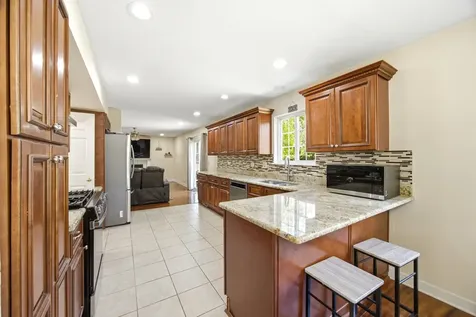 6061 Golfview Drive Gurnee IL 60031