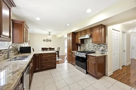 6061 Golfview Drive Gurnee IL 60031