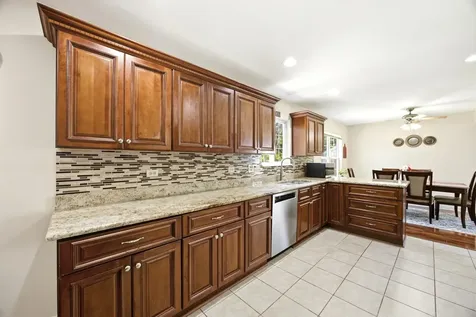 6061 Golfview Drive Gurnee IL 60031