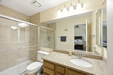 6061 Golfview Drive Gurnee IL 60031