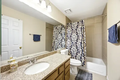 6061 Golfview Drive Gurnee IL 60031