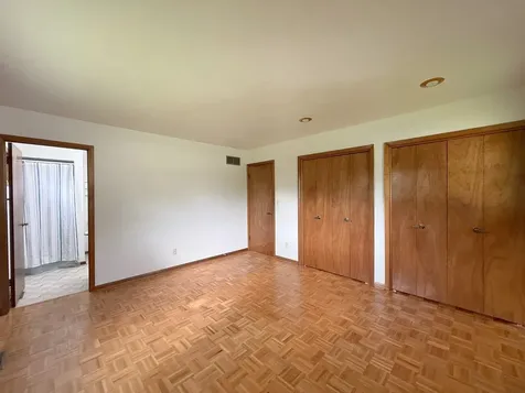 2957 10TH Street East Moline IL 61244