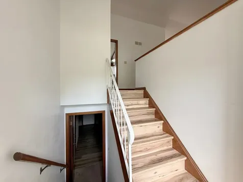 2957 10TH Street East Moline IL 61244
