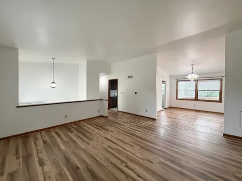 2957 10TH Street East Moline IL 61244