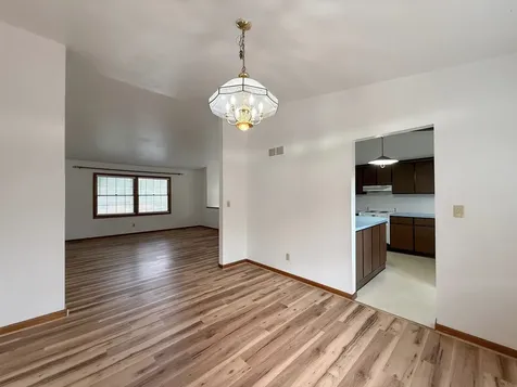 2957 10TH Street East Moline IL 61244