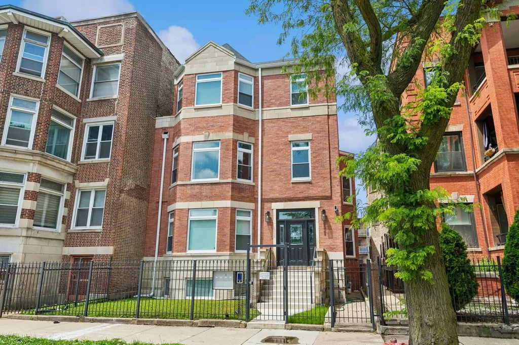 4528 South King Drive Chicago IL 60653