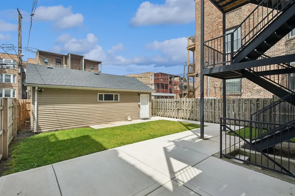 4528 South King Drive Chicago IL 60653