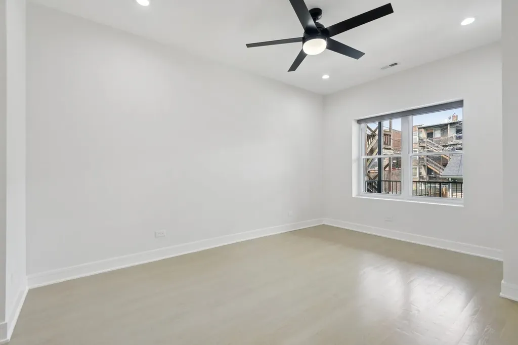 4528 South King Drive Chicago IL 60653