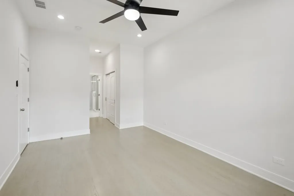 4528 South King Drive Chicago IL 60653