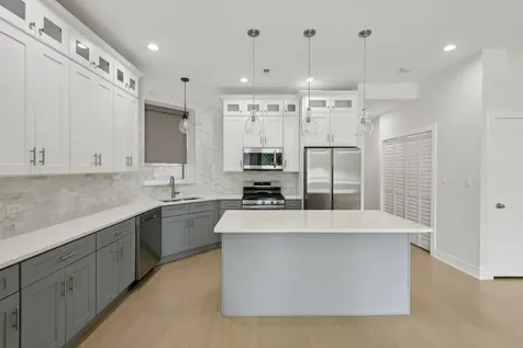 4528 South King Drive Chicago IL 60653