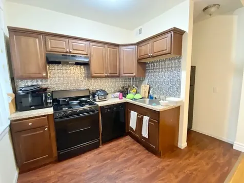 1104 West Dickens Avenue Chicago IL 60614