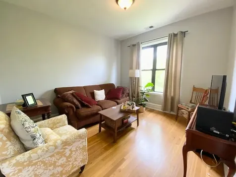1104 West Dickens Avenue Chicago IL 60614
