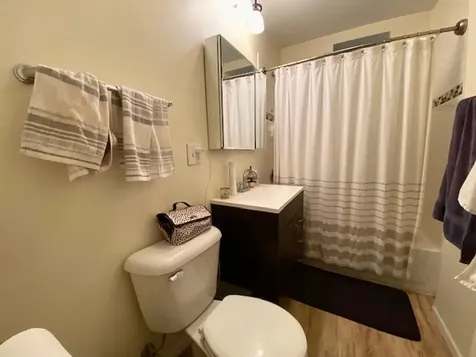 1104 West Dickens Avenue Chicago IL 60614