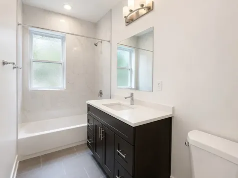 1053 West Columbia Avenue Chicago IL 60626