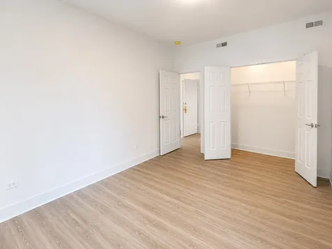 1053 West Columbia Avenue Chicago IL 60626