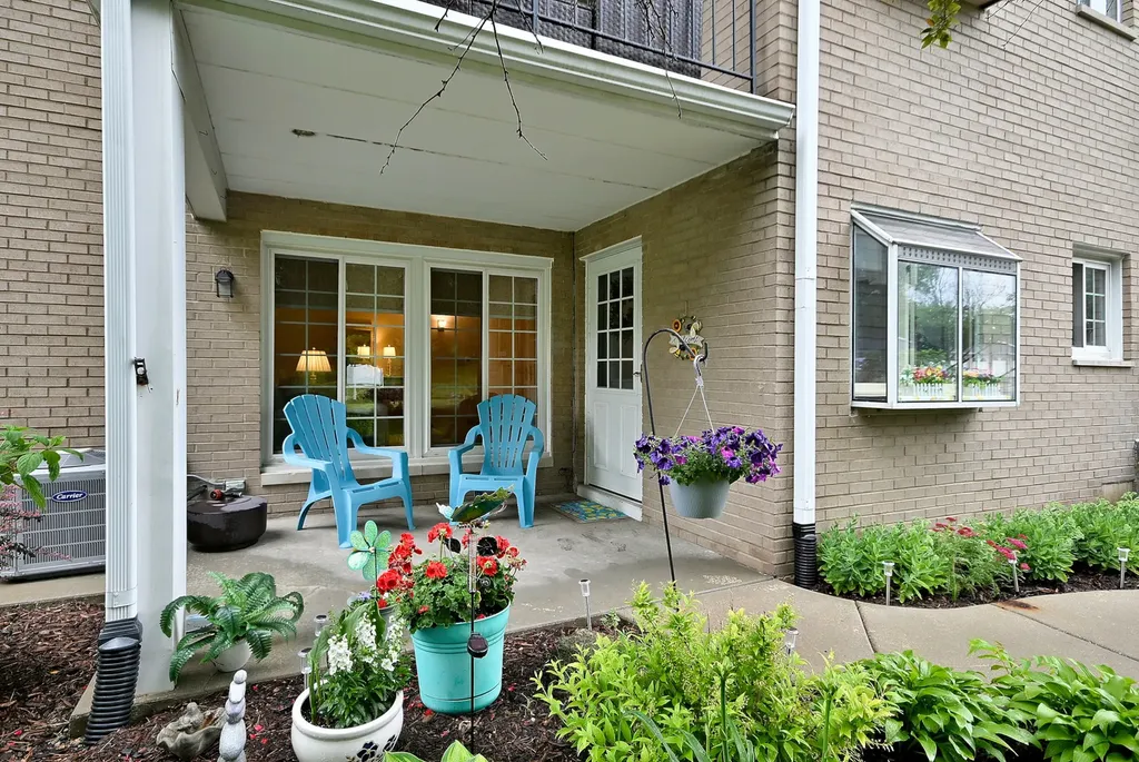 462 South President Street Carol Stream IL 60188