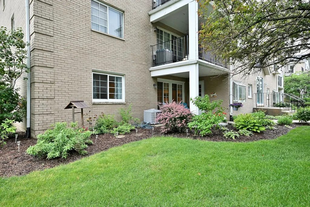 462 South President Street Carol Stream IL 60188