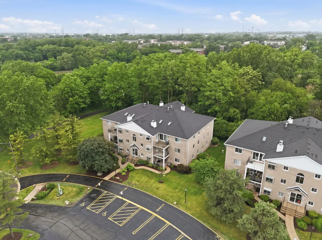 462 South President Street Carol Stream IL 60188