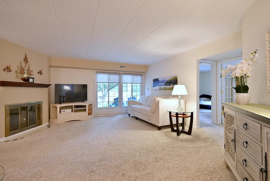 462 South President Street Carol Stream IL 60188