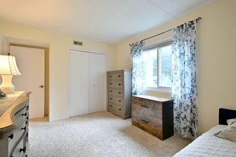 462 South President Street Carol Stream IL 60188