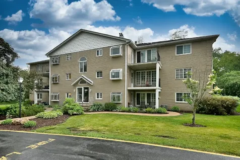 462 South President Street Carol Stream IL 60188