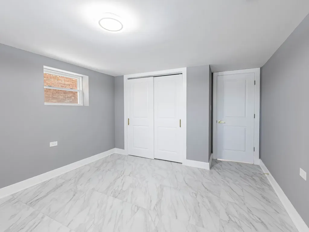 3053 West 77th Street Chicago IL 60652