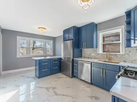 3053 West 77th Street Chicago IL 60652