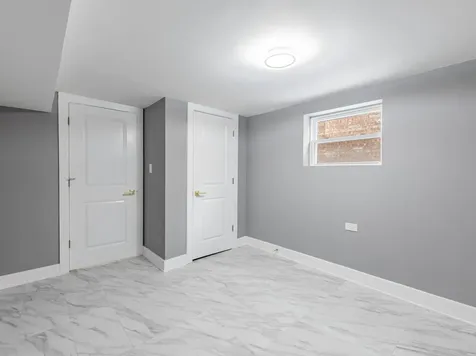 3053 West 77th Street Chicago IL 60652