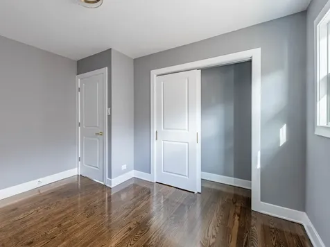 3053 West 77th Street Chicago IL 60652