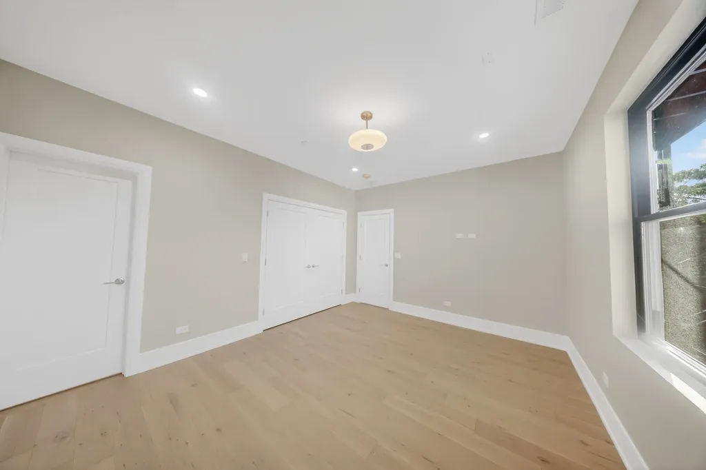 1406 West Cuyler Avenue Chicago IL 60613