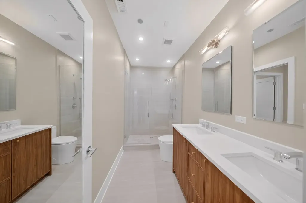 1406 West Cuyler Avenue Chicago IL 60613