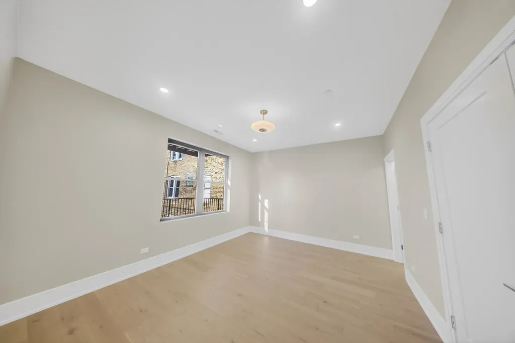 1406 West Cuyler Avenue Chicago IL 60613